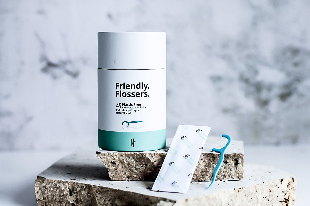 The Natural Family Co (NFco) Biodegradable Diş İpi 45'li Paket - Doğal Nane Aromalı  10+ Yaş İçin (Kasada Ekstra %15 İndirim)